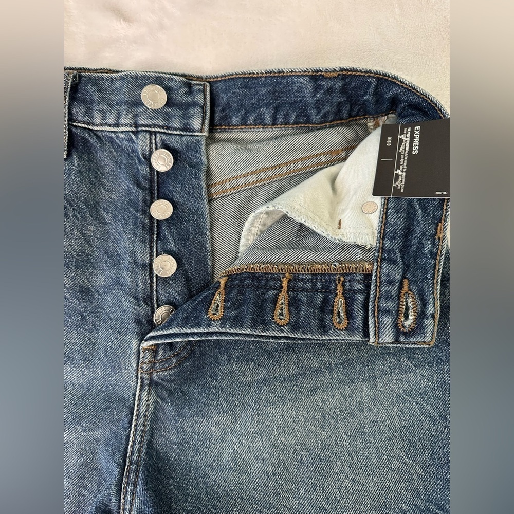 Express Super High Rise 3” Inseam Short Size 4 - Picture 6 of 8